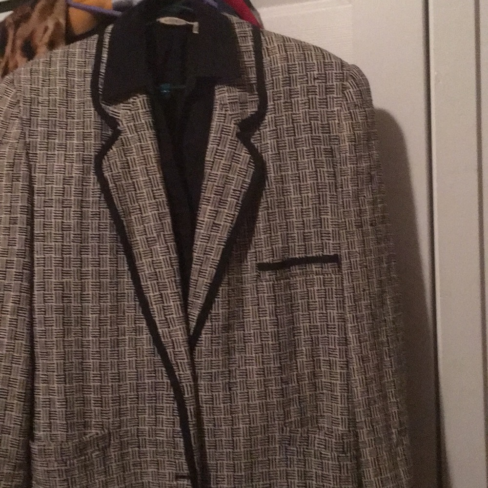 Ladies Black and White Blazer